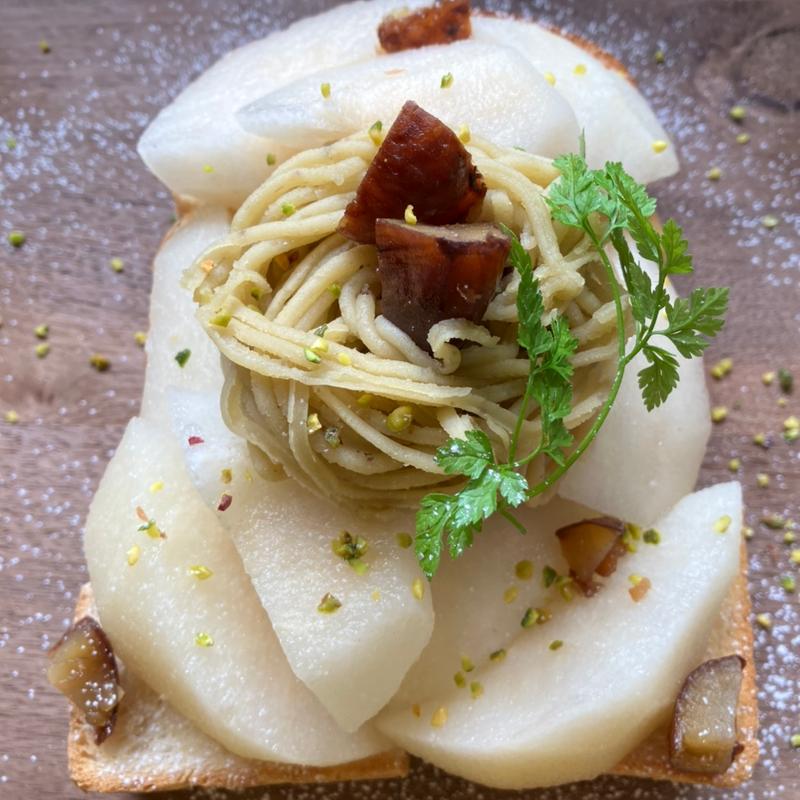 高級梨と和栗モンブラントースト(オソラカフェ)