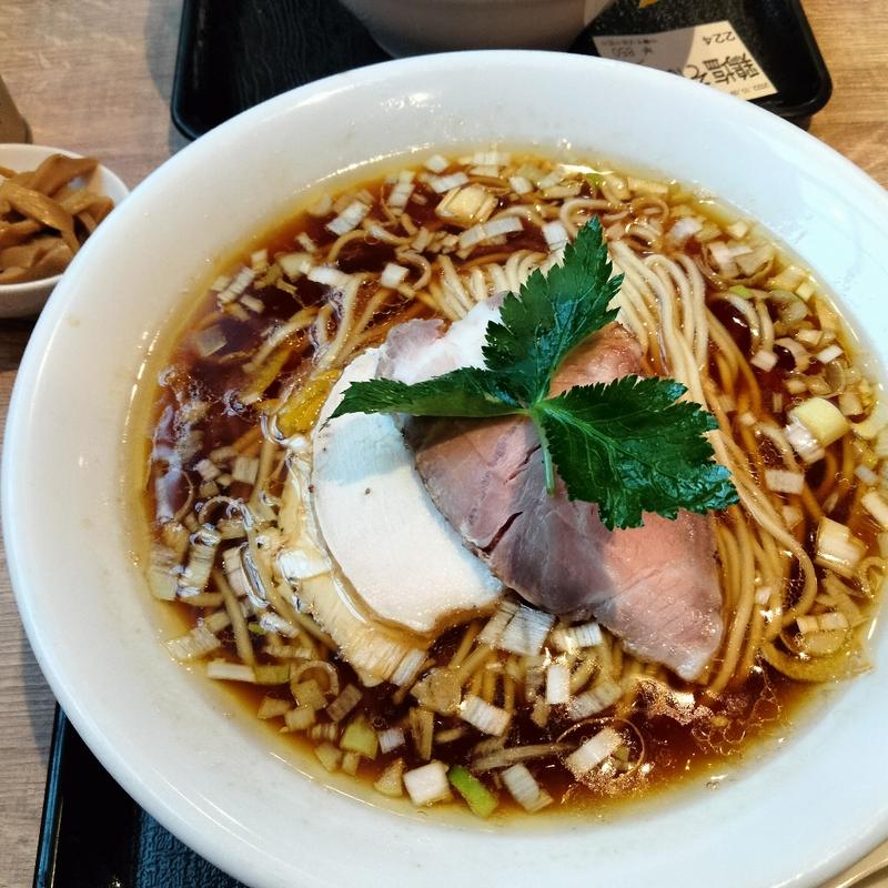 中華そば（大盛）(中華そばに恋焦がれて 依々恋々)