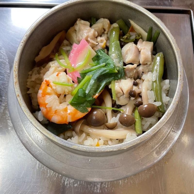 五目釜飯(釜めし まこと )