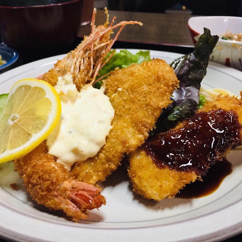 ミックスフライ定食(朝日屋食堂 )