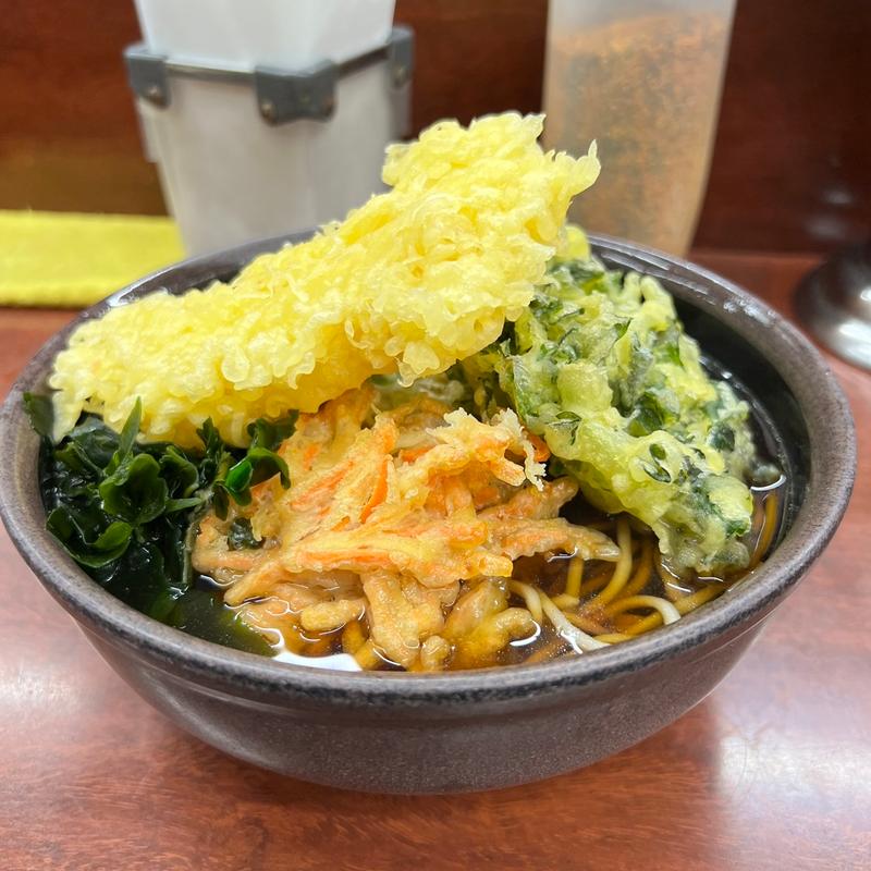 三種の野菜天そば(そば処 新田毎)