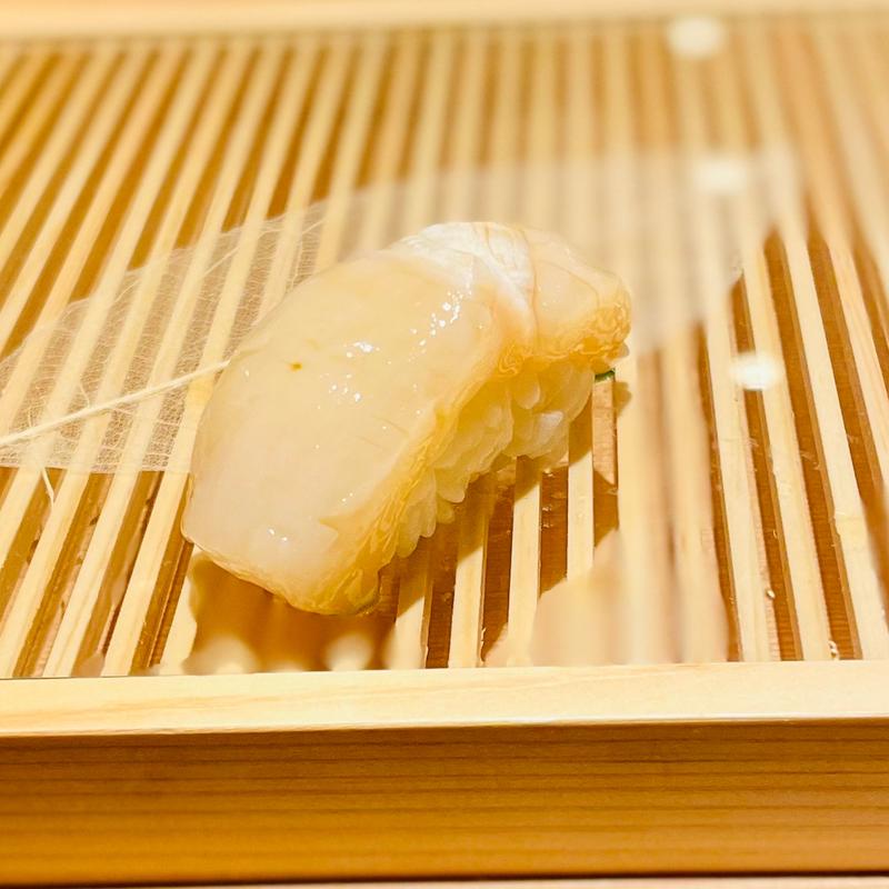 鮨✖️天冨良　昼会席(ホタテ)(池袋　鮨よこ田)