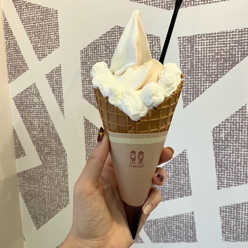 ミルク＆コーヒーソフトクリーム 生クリーム（ハーフ）トッピング(町村農場 広尾 MILK Laboratory)