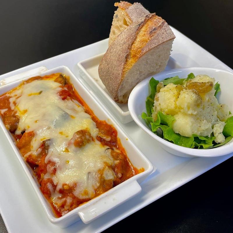 鶏のトマト煮と自家製酵母のカンパーニュ(オークウッド)