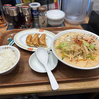 野菜たっぷり担々麺(餃子の王将 小田急マルシェ秦野店)
