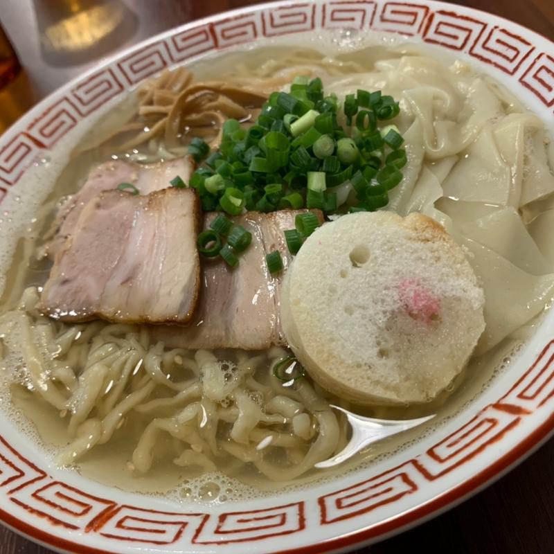 白たまり醤油ラーメン 大盛 ワンタン皮 縮れ麺変更(自家製麺おお田)