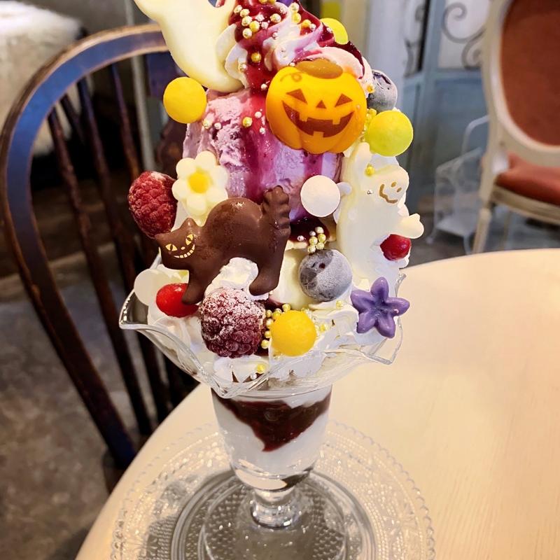 紫いもバニラアイスのハロウィンパフェ(cafe Cherish （カフェ チェリッシュ）)