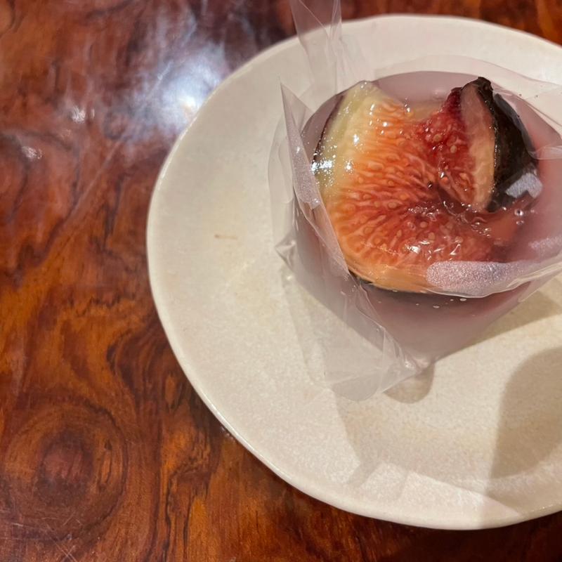 清澄(せいちょう) 黒イチヂク入り白ワイン水羊羹(菓子屋 のな)