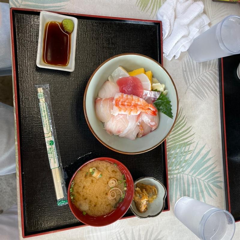 (名護漁港水産物直販所（食堂） )