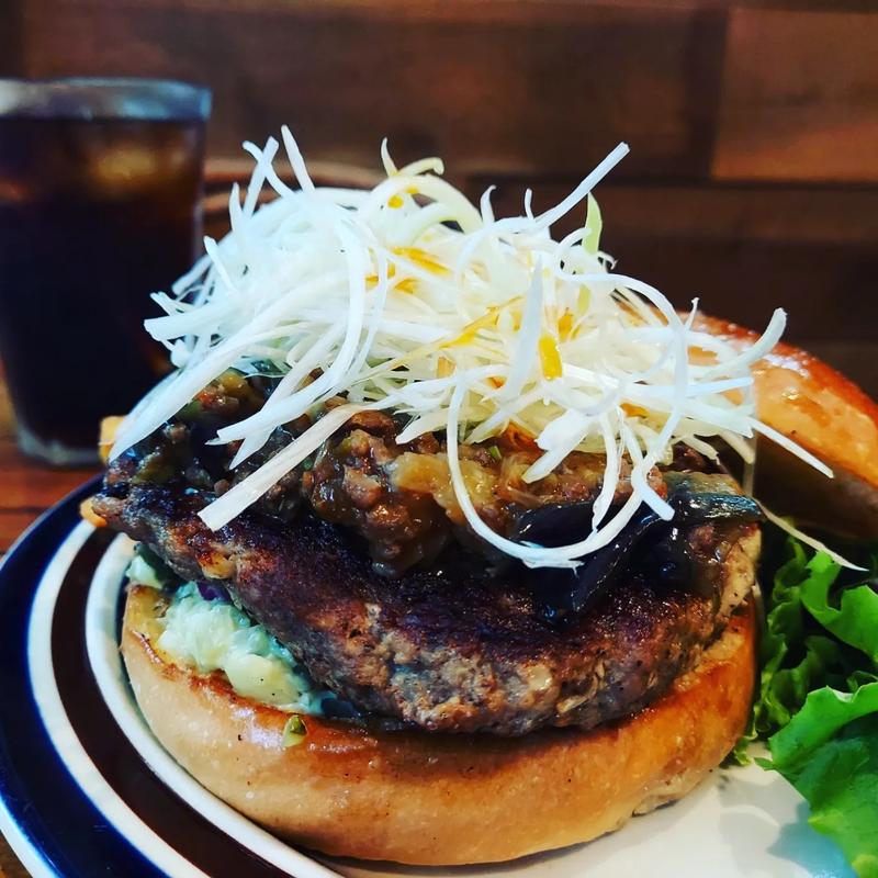 麻婆ワンチェンバーガー(BURGERLION MEAT CRUSADERS(バーガリオンミートクルセイダーズ))