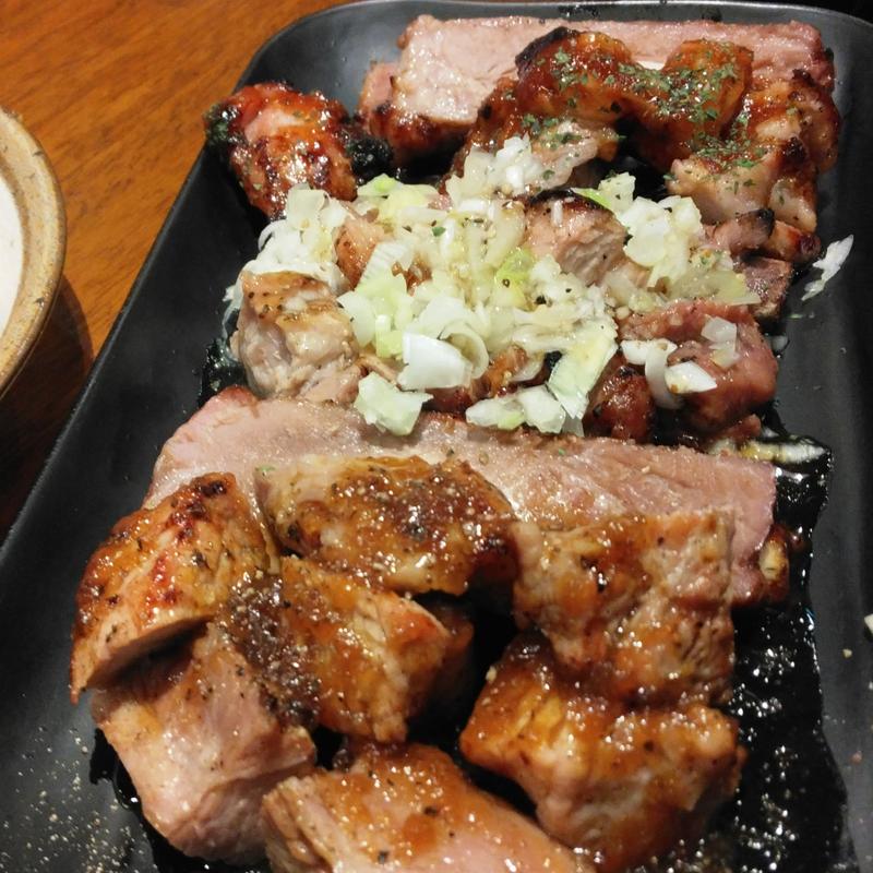 骨付き豚カルビ 3種盛り(大井町 豚のいろ葉)