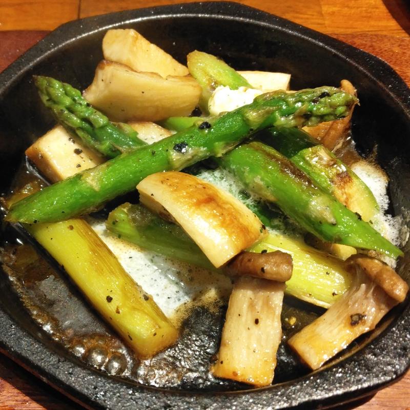 アスパラとエリンギのバター醤油(大井町 豚のいろ葉)