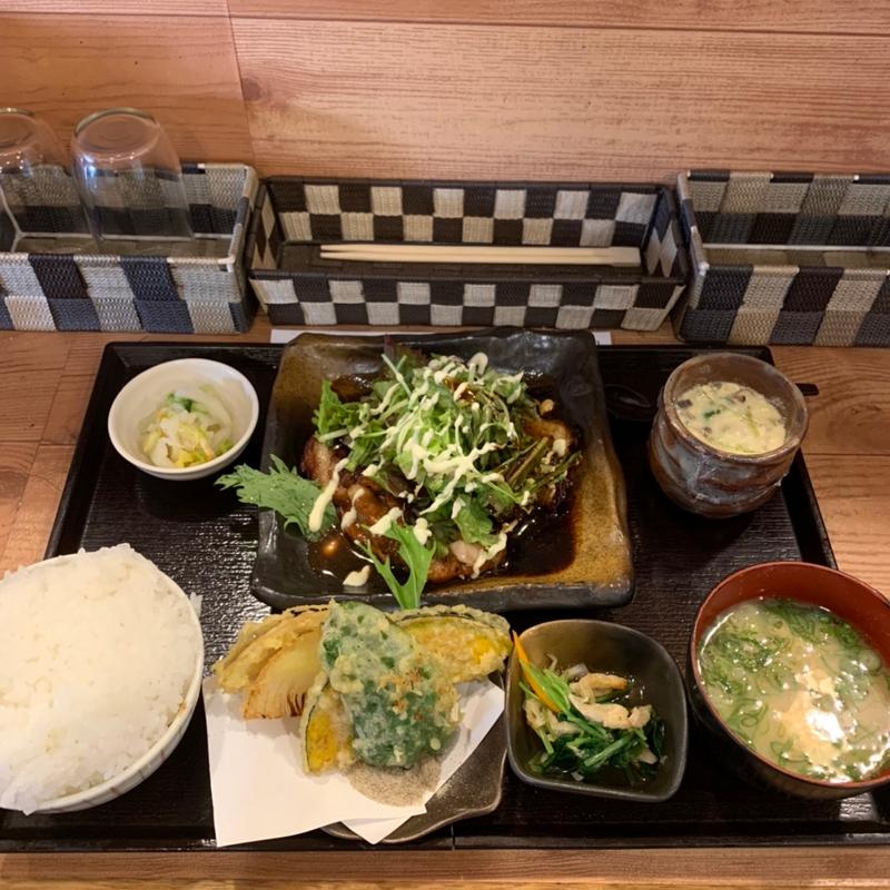 鶏のてり焼き(食彩工房 飯や)