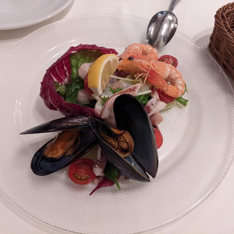 シーフードサラダ(ピッツェリア トニーノ

)