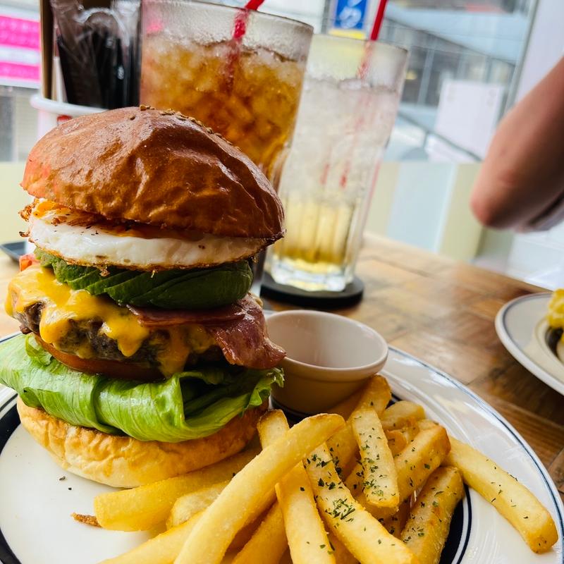 アボカドベーコンエッグバーガー(MAVERICK HAMBURGER TOKYO（マーベリックハンバーガートーキョー）)