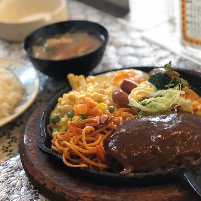 ハンバーグ定食(喫茶コンパ)