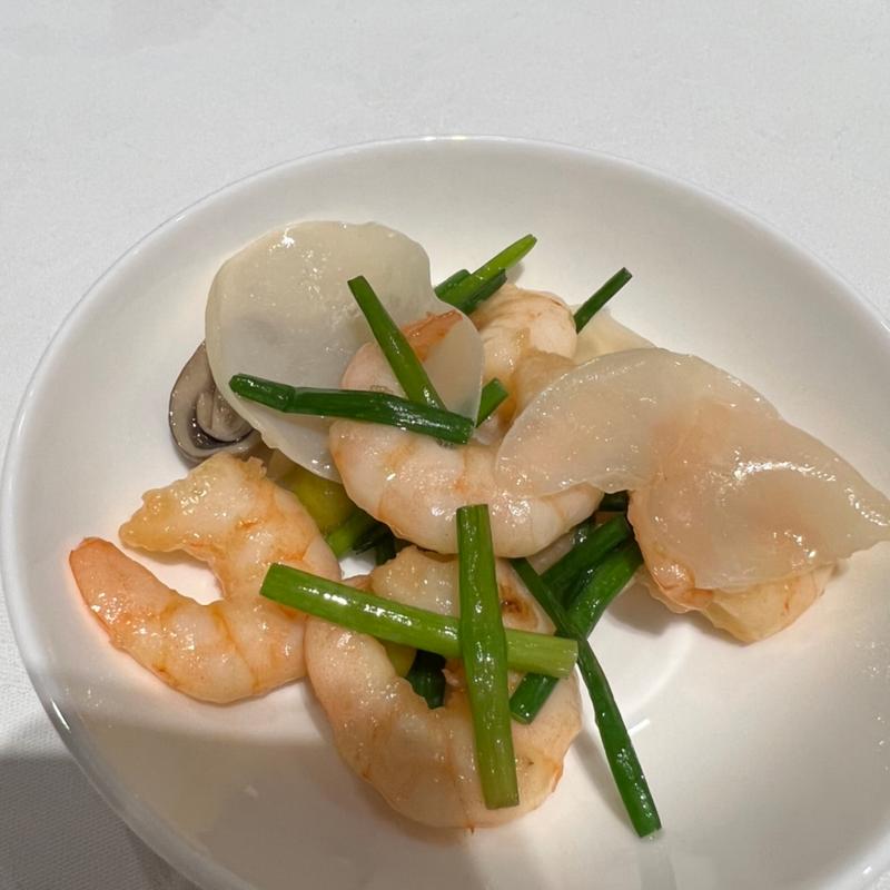 海老と銀杏の皇家塩炒め(中国料理東天紅 上野店)