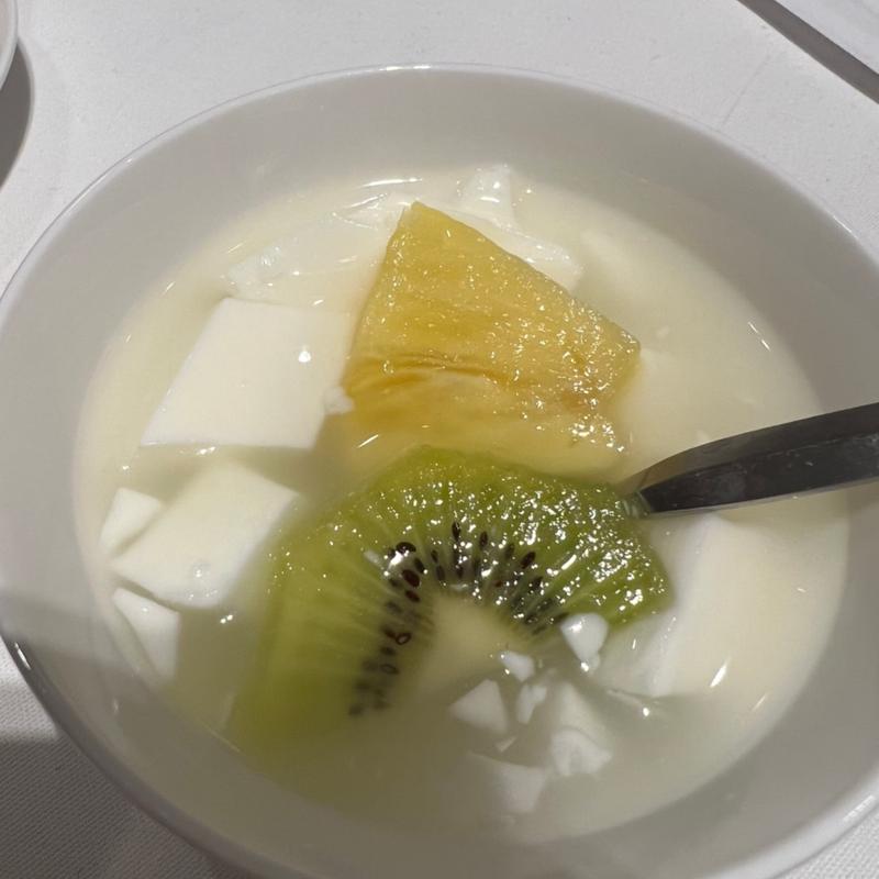 杏仁豆腐(中国料理東天紅 上野店)