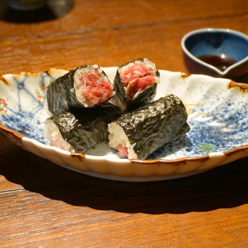佐賀牛の鉄火巻き(日本の酒と器 米八 Yonehachi Japanese Liquors & Ceramics)