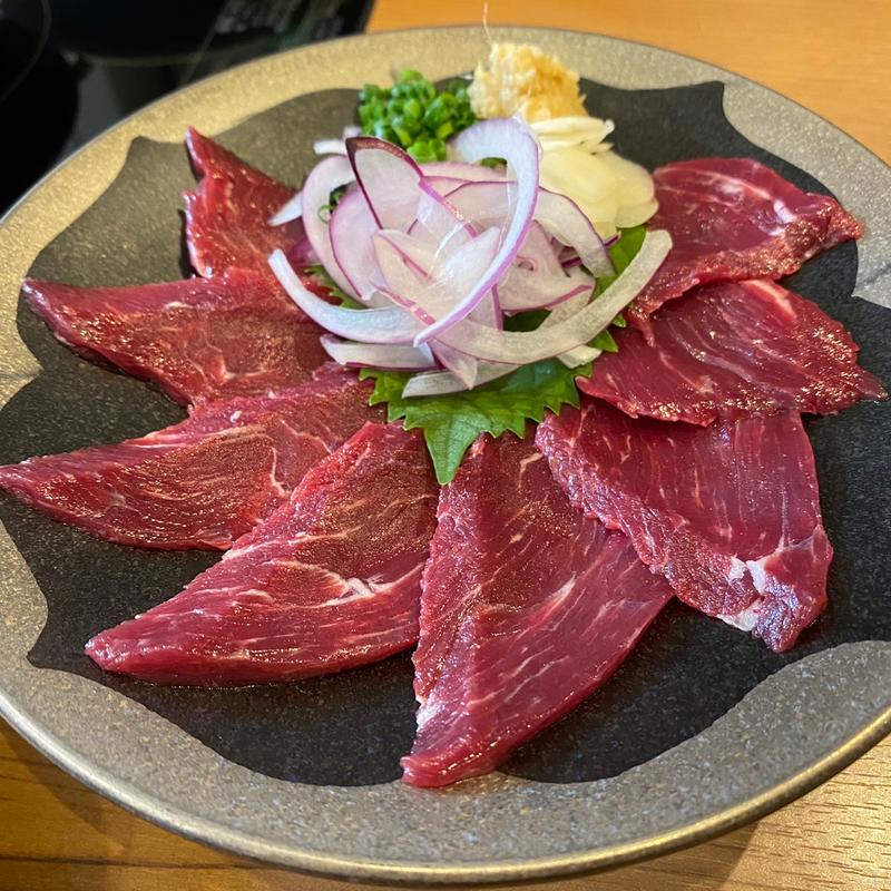 熊本県産特選馬刺し(博多もつ鍋前田屋 博多店)