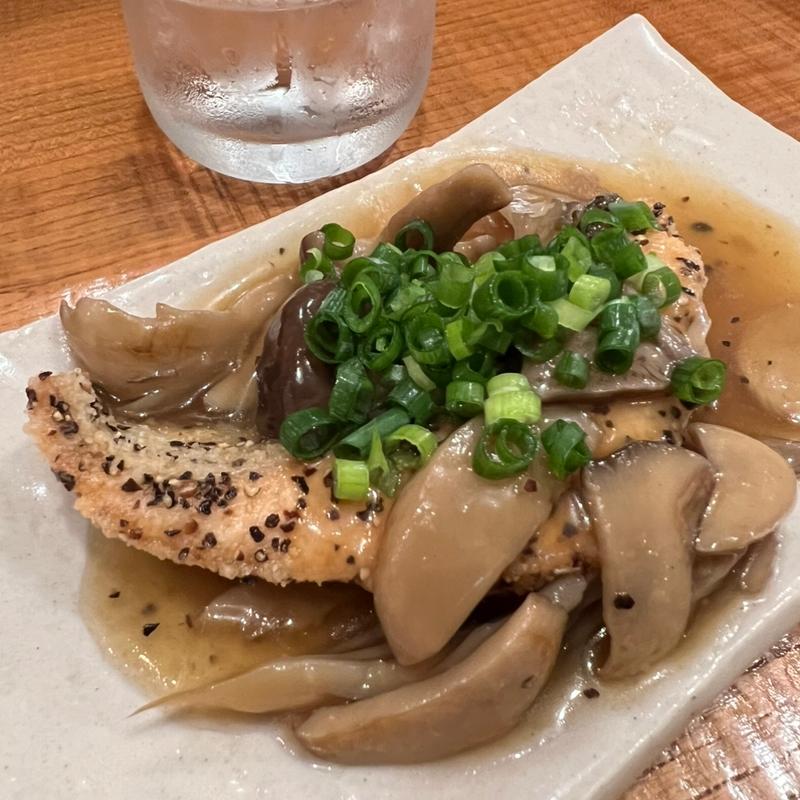 秋鮭の4種キノコあんかけ(野毛ごえん)