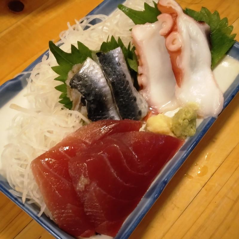 刺身三点盛り(大衆酒場BEETLE 本店)