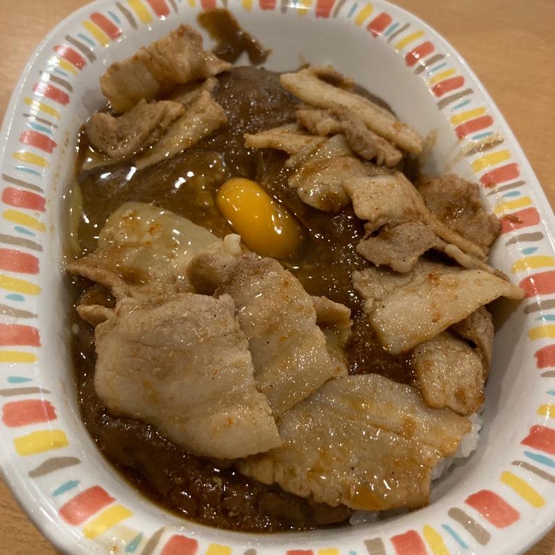スタミナカレー・生卵(バーグ 浅田店)