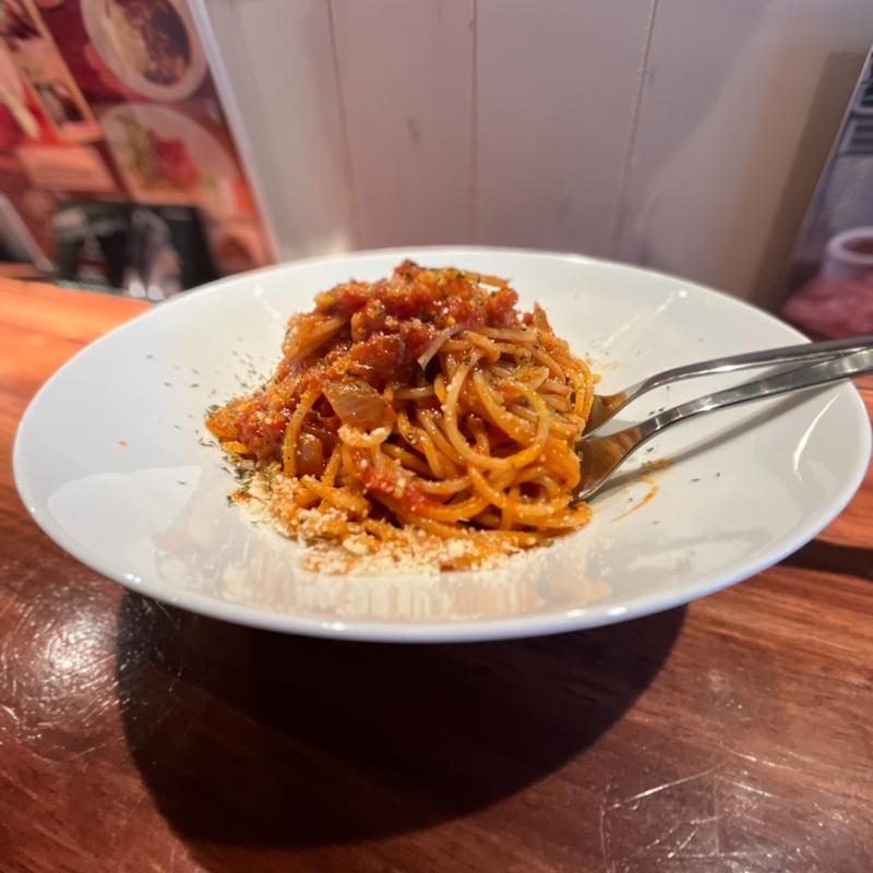 トマトソースパスタ(Debi's kitchen デビズキッチン)