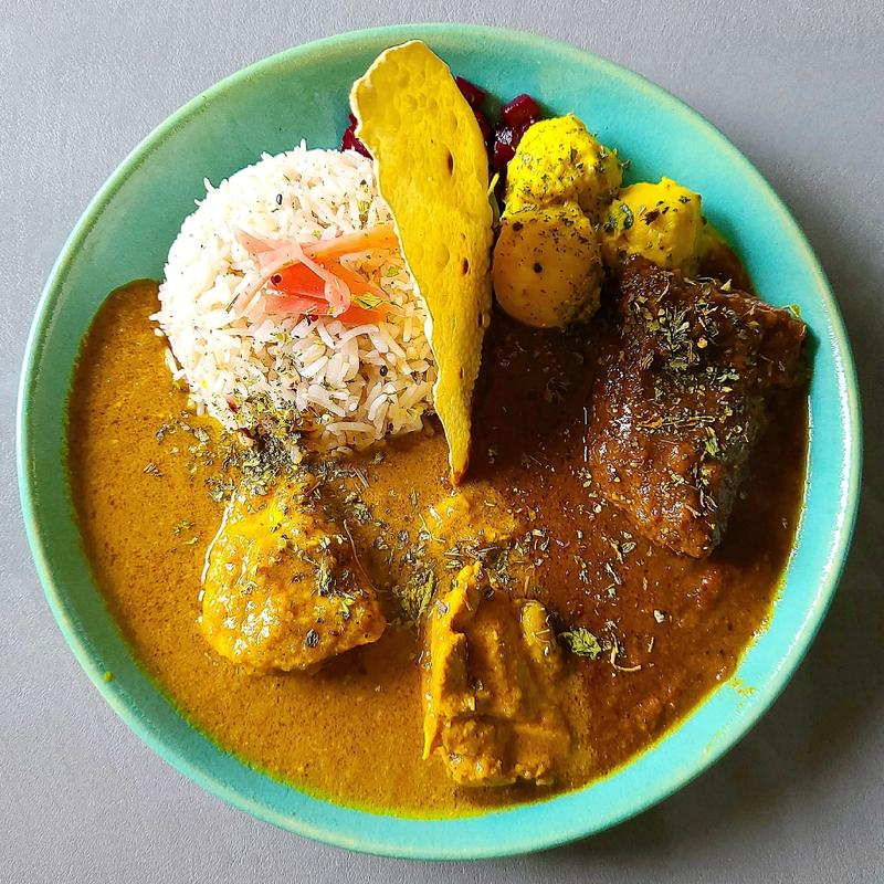 2種盛りカレー(スパイスカレー モクロミ)