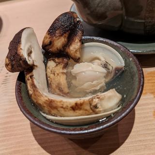 信州産松茸とハマグリの土瓶蒸し(おぶね )