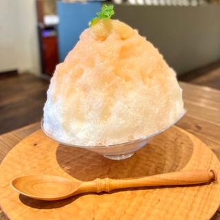 桃のかき氷　(Nova 珈琲と焼菓子)