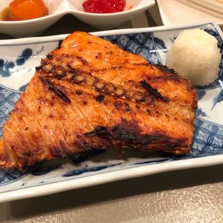 焼鮭(虎ノ門酒場器楽亭+)
