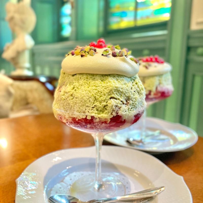かき氷　ベリーピスタチオ(デザートカフェ長楽館)