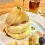梨とアールグレイパンケーキ　(MooM Cafe)