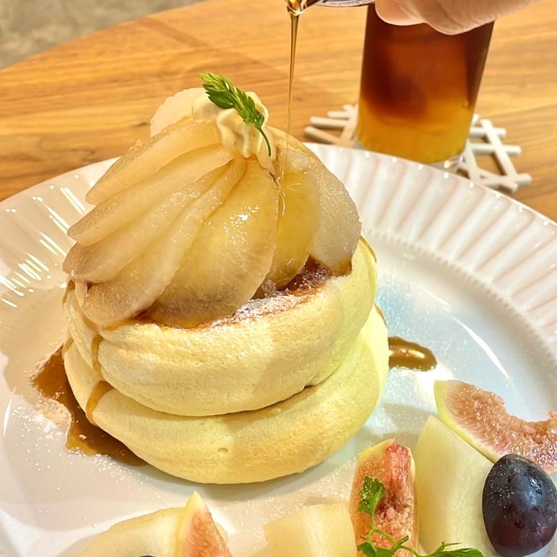 梨とアールグレイパンケーキ　(MooM Cafe)