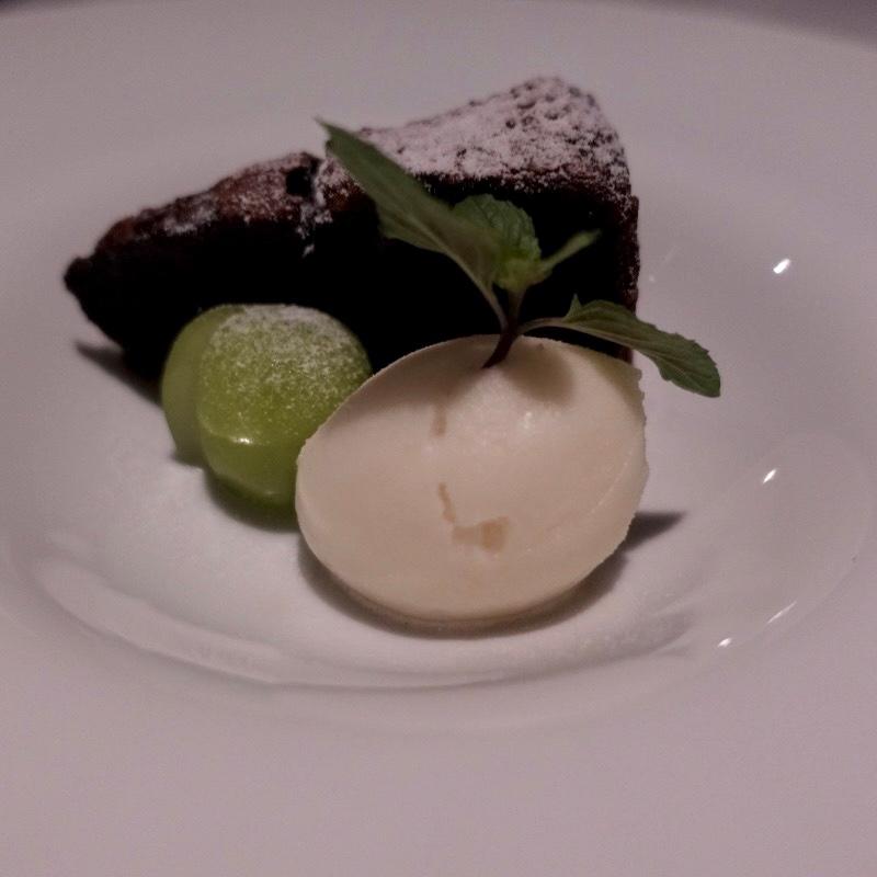 洋梨のジェラート(箱根エレカーサ ホテル&スパ)