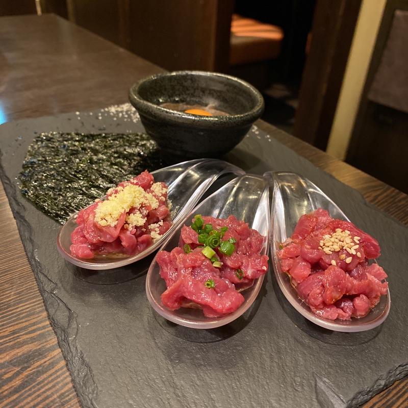 ユッケ三種食べ比べ(個室 肉寿司と飛騨牛もつ鍋 くずし割烹たてがみ 金山駅前店)