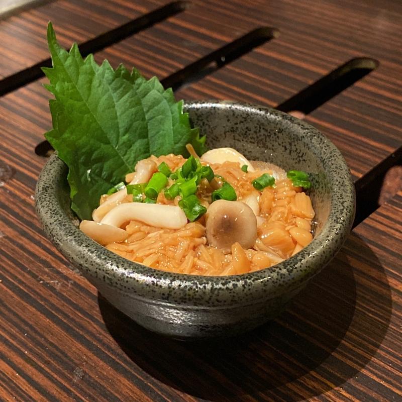 ナメタケと秋しめじのおろし和え(個室 肉寿司と飛騨牛もつ鍋 くずし割烹たてがみ 金山駅前店)