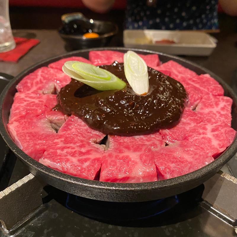 濃厚味噌のすき焼き風肉鍋(個室 肉寿司と飛騨牛もつ鍋 くずし割烹たてがみ 金山駅前店)