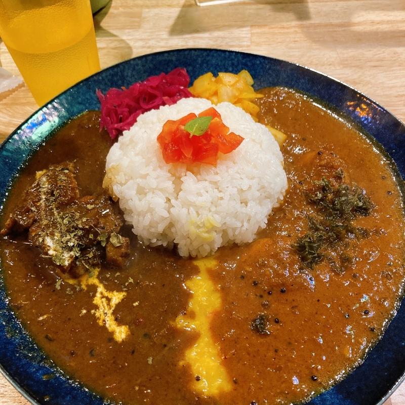 チキン、海老あいがけカレー(カレー サファリ)