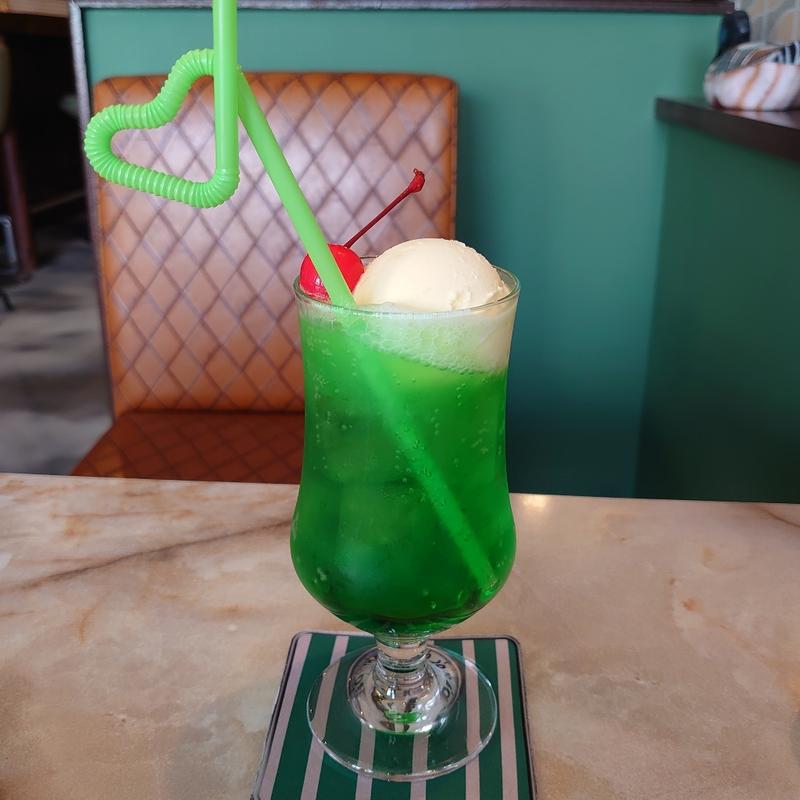 クリームソーダ(喫茶 恋とカセット)