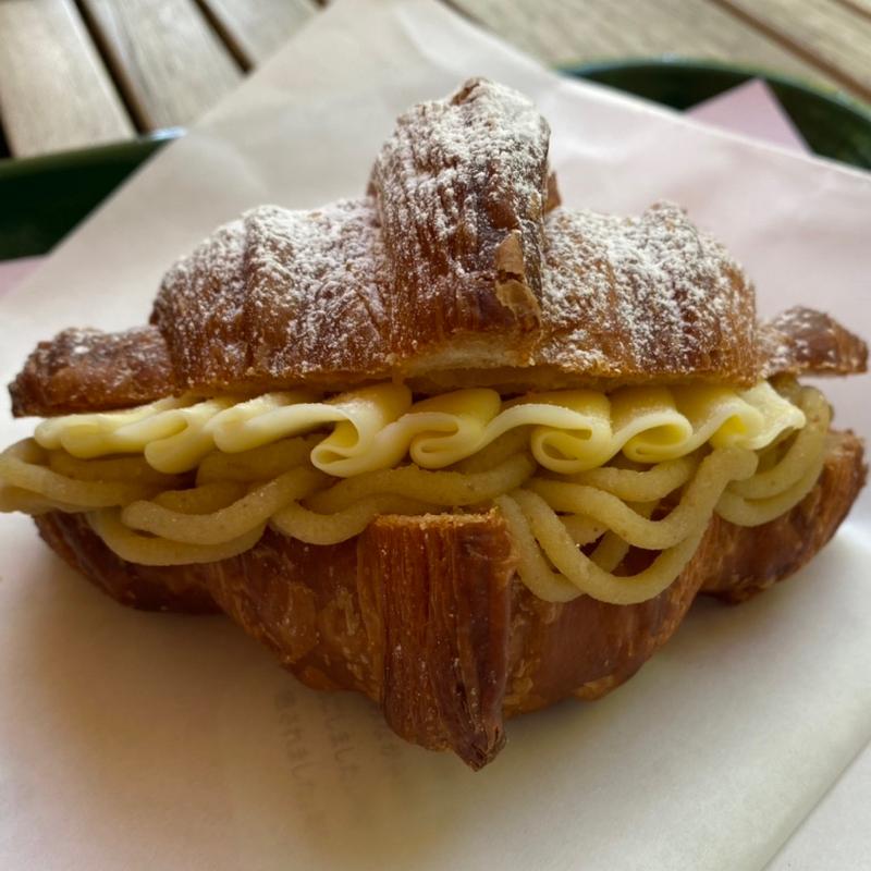 丹波栗のプレミアム モンブランバタークロワッサン(マールブランシュ　ロマンの森)