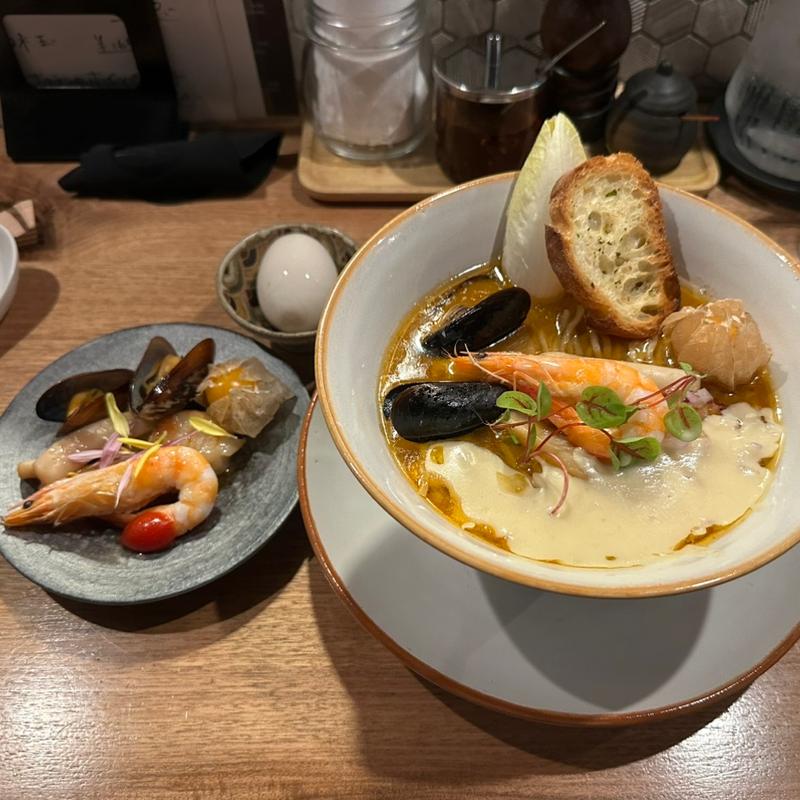 限定　魚介のブイヤベースらーめん　ぶっかけアリゴ(海老丸らーめん)