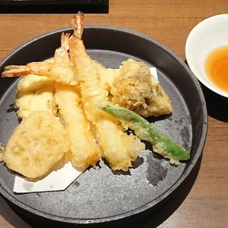 海老と野菜の天ぷら盛り合せ(そばと天ぷら 石楽 JOINUS横浜店)