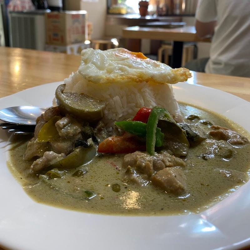 グリーンカレー(ピラブカウ)