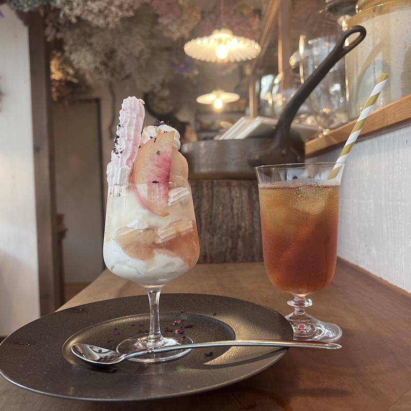 桃のパフェ(cafeひそひそ)