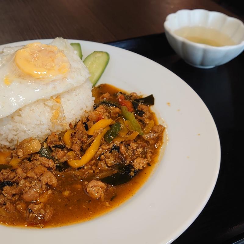 チキンガパオライスセット(ダンネパード)