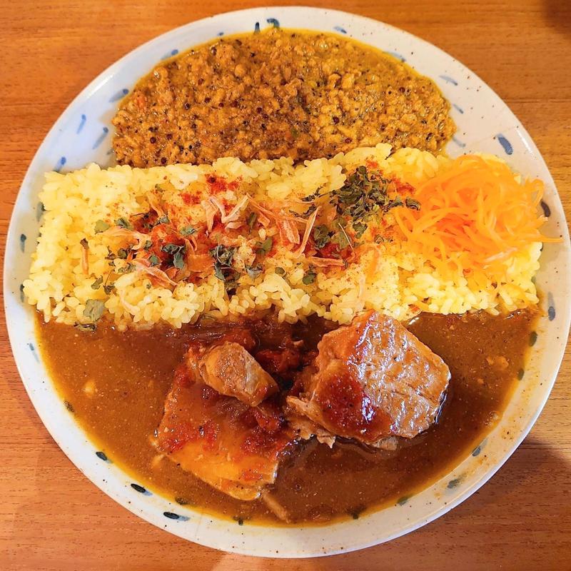 あいがけ キーマ ポークカレー(カレーの店 八月)