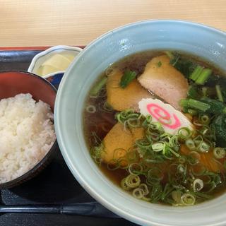 チャーシュー麺+半ライス(丸勝 )