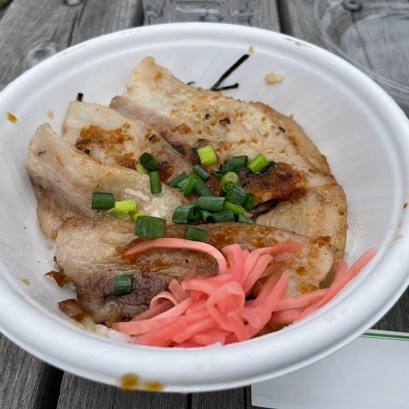 豚丼(実のり食堂 （ミノリショクドウ）)